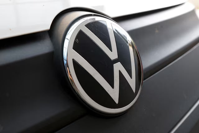 VW & Audi at a Crossroads: Cash Flow, China Pressure, and the Aftermarket’s Opening