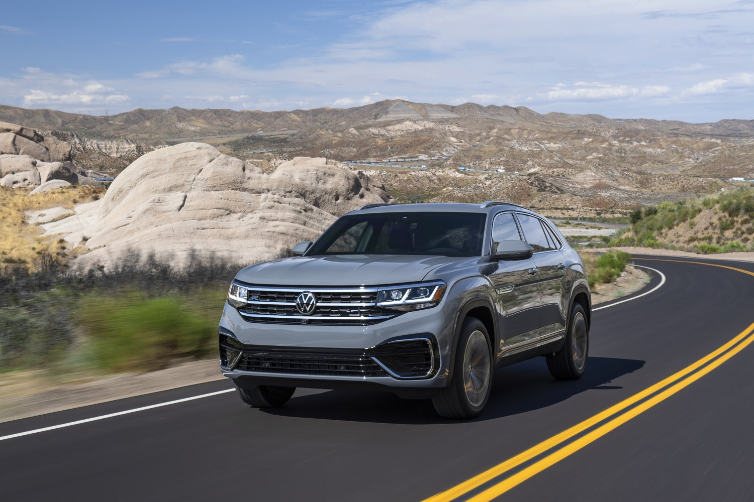 Volkswagen unveils Atlas Cross Sport mid-size SUV in Chattanooga - NEUSPEED
