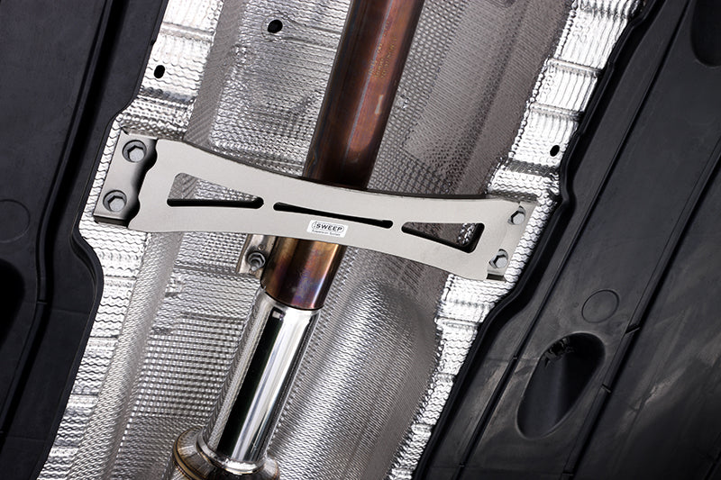 iSWEEP Center Floor Power Brace VWゴルフ用 NEUSPEED | iSWEEP Power Brace | Center Floor Front • MQB A3/Golf